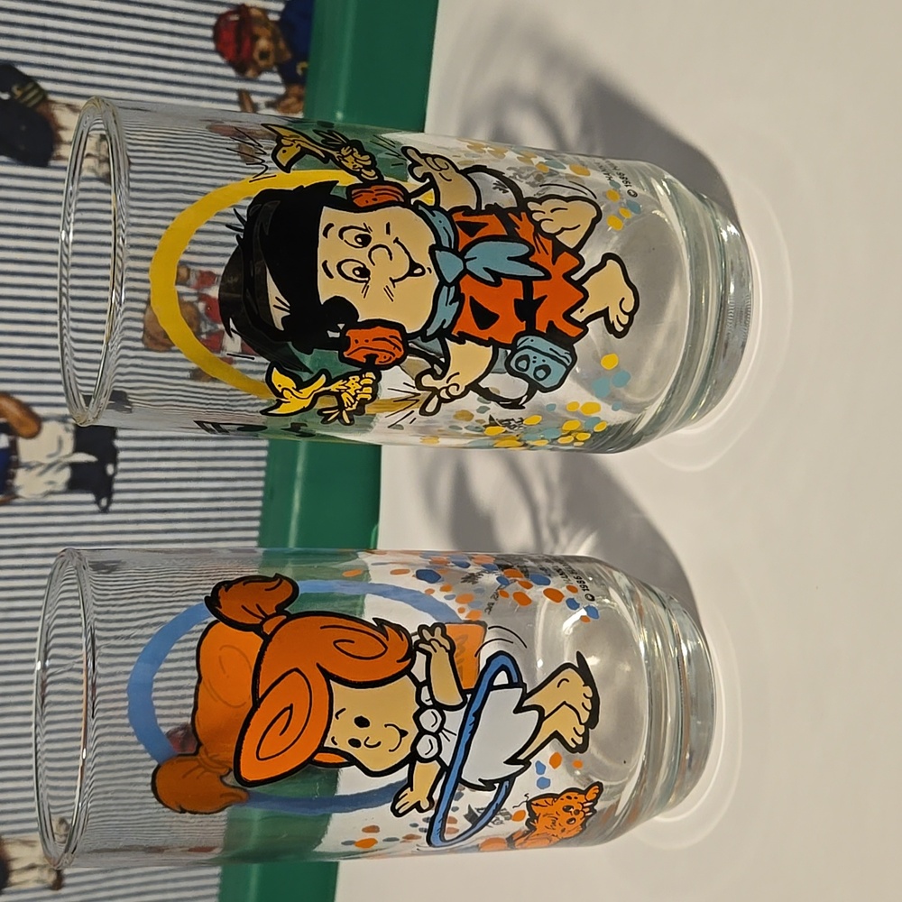 Vintage Wilma and Freddy Cartoon 1986 Glass Set - Picture 4 of 7